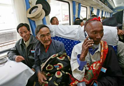 Tibetans on the train, Tibet Train Travel