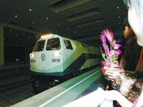 Firest train arrived in Lhasa Train Station, Tibet Train Travel